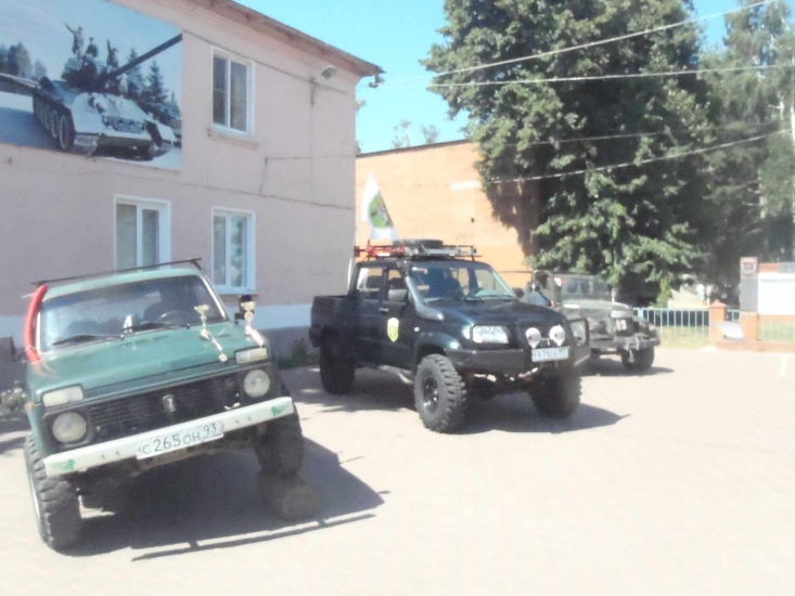 Выставка атомобилей Клуба любителей джиппинга Атаман